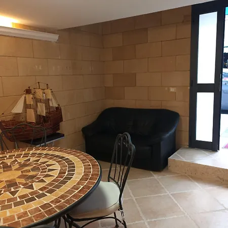 Maison Voltige * 바리